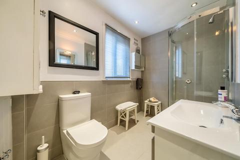 5 Leythe Road, London, W3 8AW