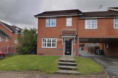 3 bedroom end of terrace house to rent, Clement Drive