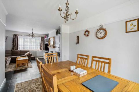 43 Highwood Avenue, Bushey, WD23 2AL
