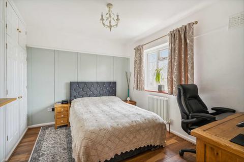 43 Highwood Avenue, Bushey, WD23 2AL