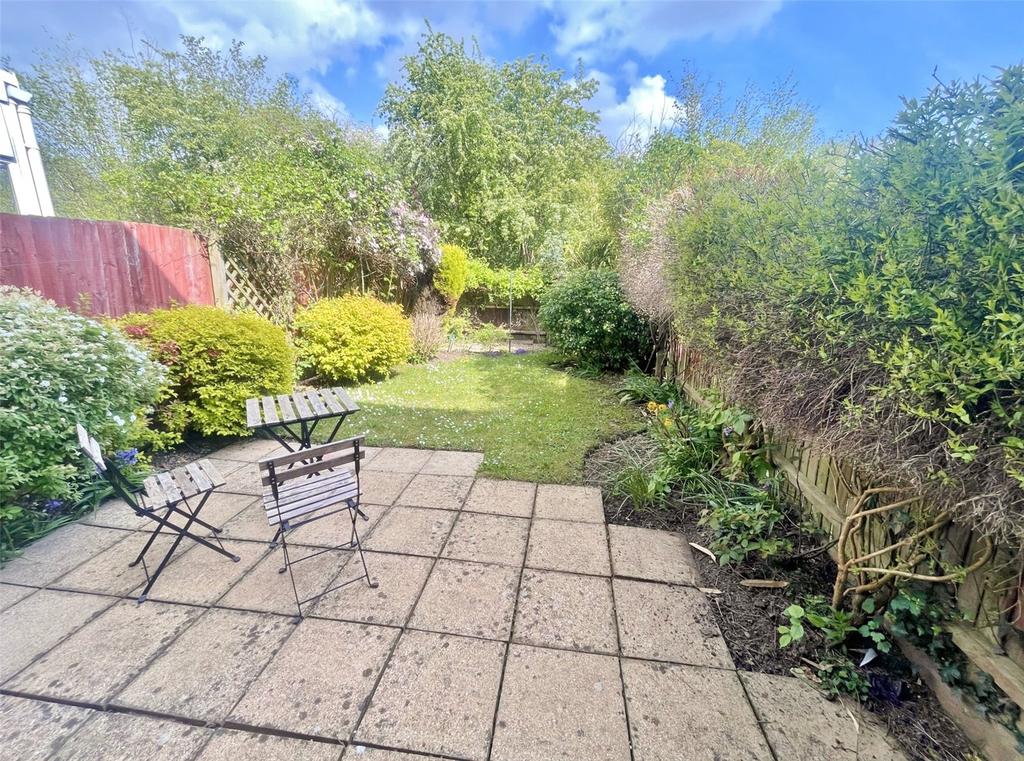 Woodland Close, Verwood, Dorset, BH31 2 bed terraced house for sale £