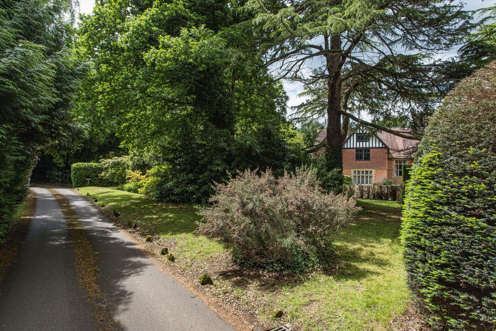 Lower Green Road, Speldhurst, Tunbridge Wells, Kent, TN3 8 bed semi