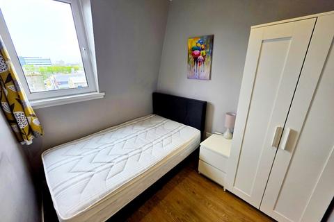 2 bedroom flat to rent, Menzies Road, Torry, Aberdeen, AB11