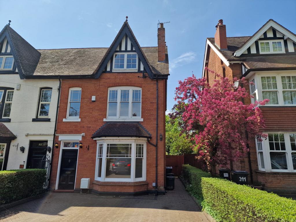 Lichfield Road, Four Oaks, Sutton... 5 bed semidetached house £2,000