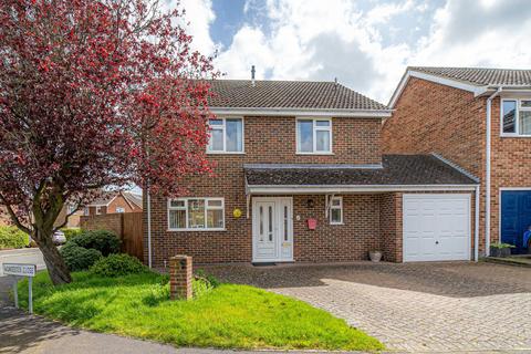 3 bedroom link detached house for sale, Worcester Close, Faversham, ME13