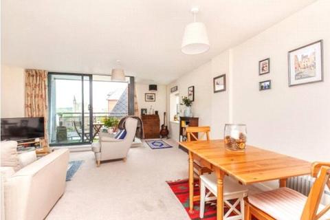 2 bedroom flat for sale, Belgarum Place, Staple Gardens, Winchester, Hampshire, SO23