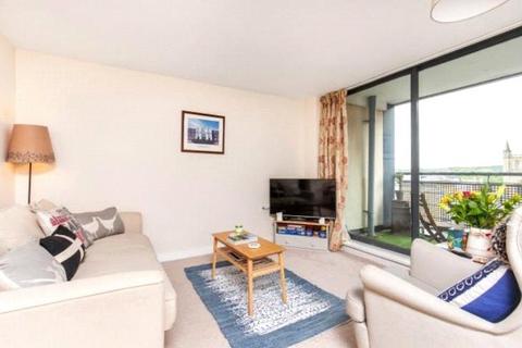 2 bedroom flat for sale, Belgarum Place, Staple Gardens, Winchester, Hampshire, SO23