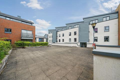 2 bedroom flat for sale, Belgarum Place, Staple Gardens, Winchester, Hampshire, SO23