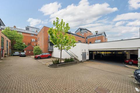 2 bedroom flat for sale, Belgarum Place, Staple Gardens, Winchester, Hampshire, SO23