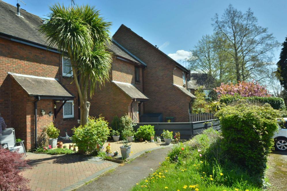 Blind Lane, Wimborne, Dorset, BH21 1ND 2 bed terraced house for sale