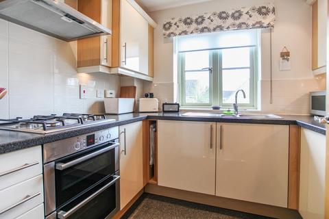 2 bedroom apartment for sale, Station Road, Moreton-in-Marsh, Gloucestershire. GL56 0DE