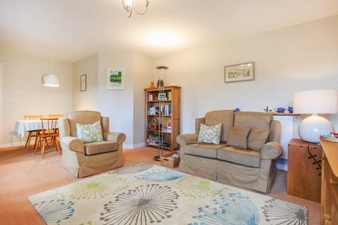 2 bedroom apartment for sale, Station Road, Moreton-in-Marsh, Gloucestershire. GL56 0DE