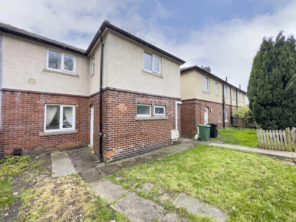 Heaton Avenue, Cleckheaton 3 bed semidetached house for sale £175,000