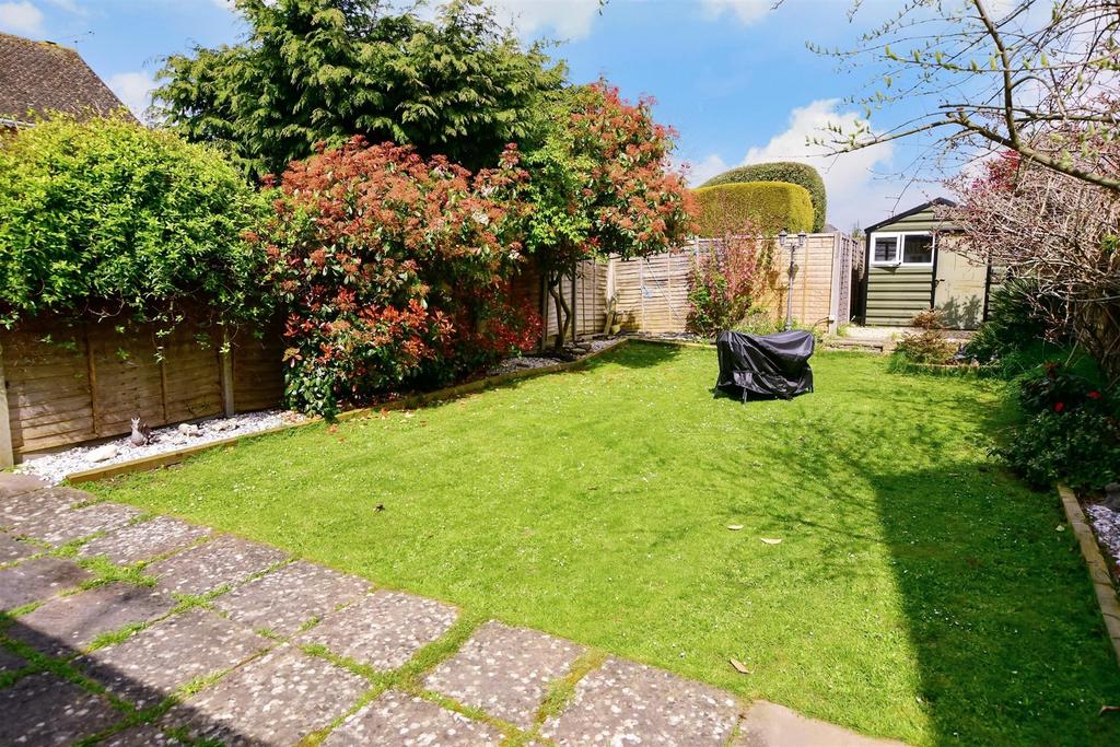 Singleton Crescent, GoringBySea, Worthing, West Sussex 3 bed semi