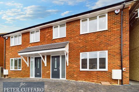 Frenchs Close, Ware SG12