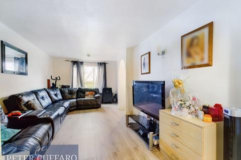 2 bedroom flat for sale, Enfield, Enfield EN1