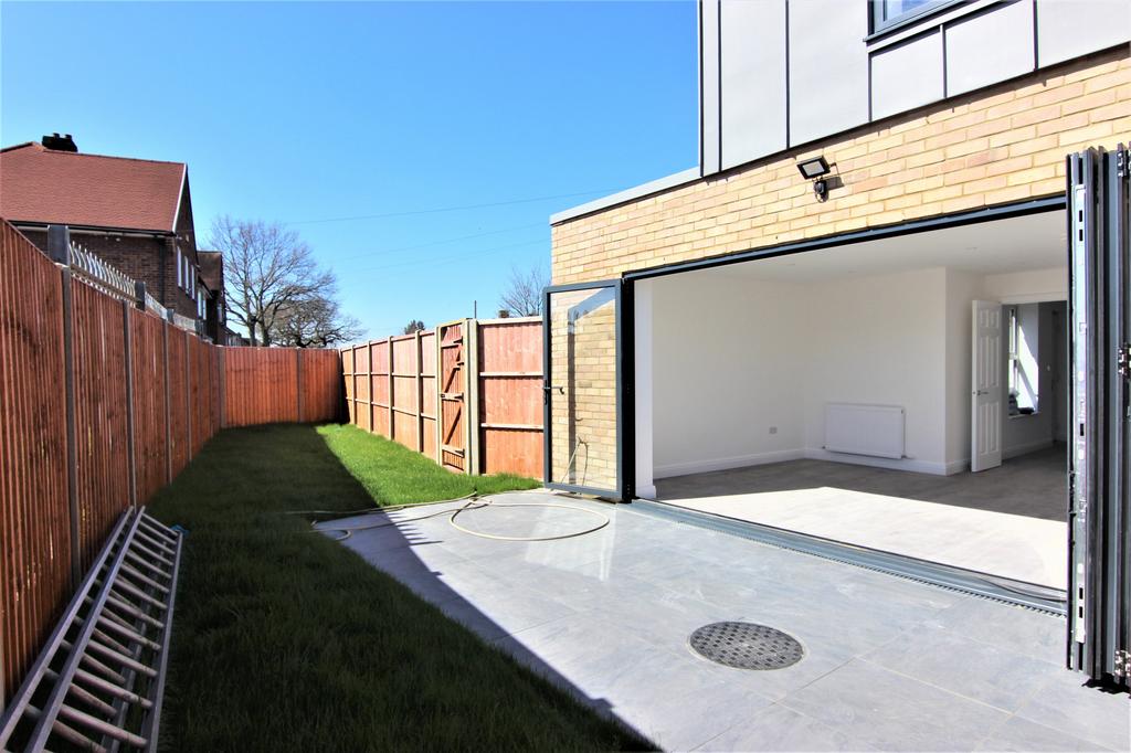 Park Lane, Waltham Cross, Hertfordshire, EN8 2 bed terraced house £