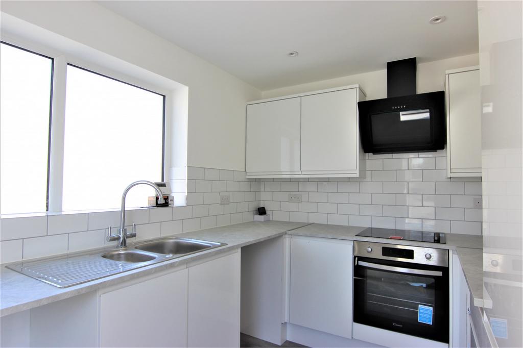 Park Lane, Waltham Cross, Hertfordshire, EN8 2 bed terraced house £