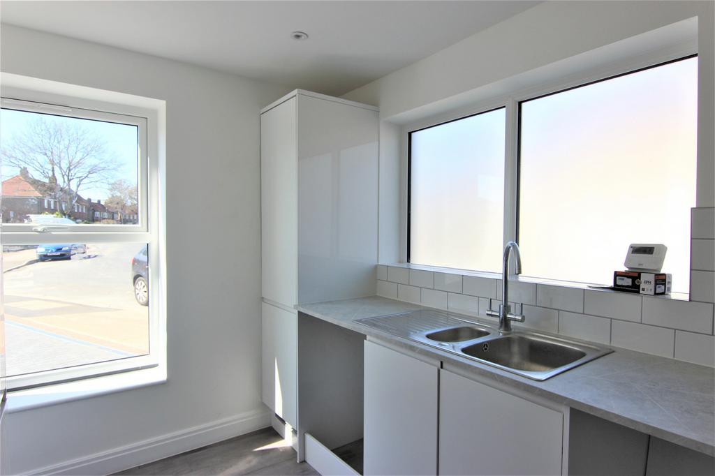 Park Lane, Waltham Cross, Hertfordshire, EN8 2 bed terraced house £