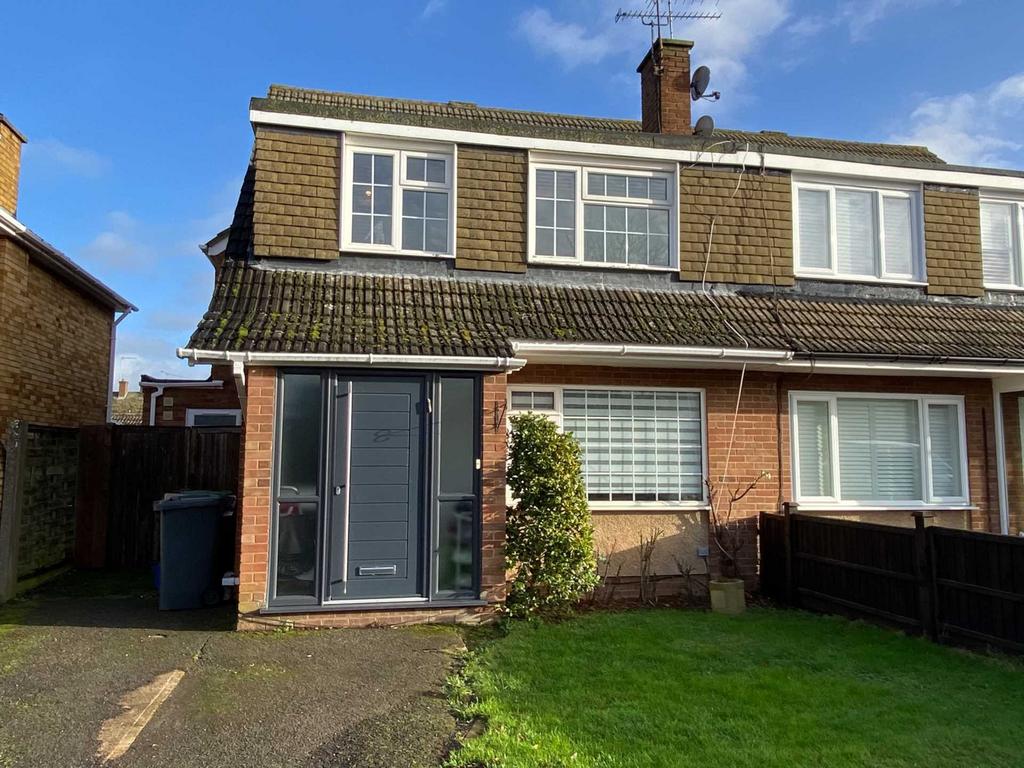 Chandos Road, Borehamwood 4 bed semidetached house £3,150 pcm (£727 pw)