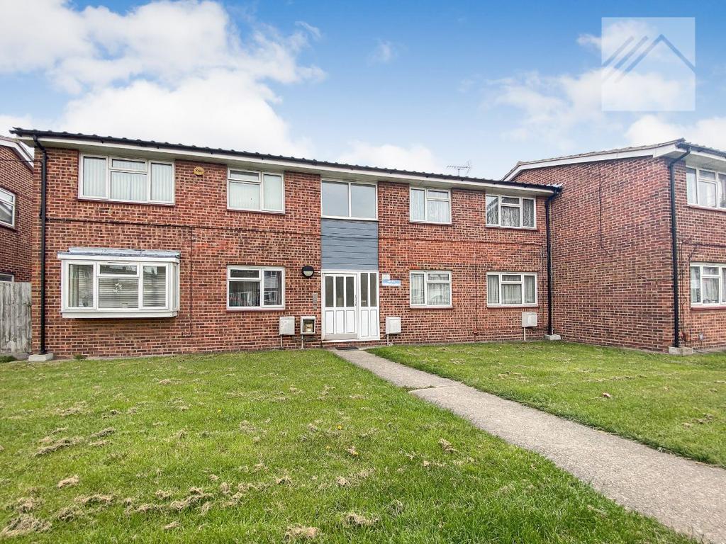 Link Road, Canvey Island 1 bed apartment for sale - £145,000