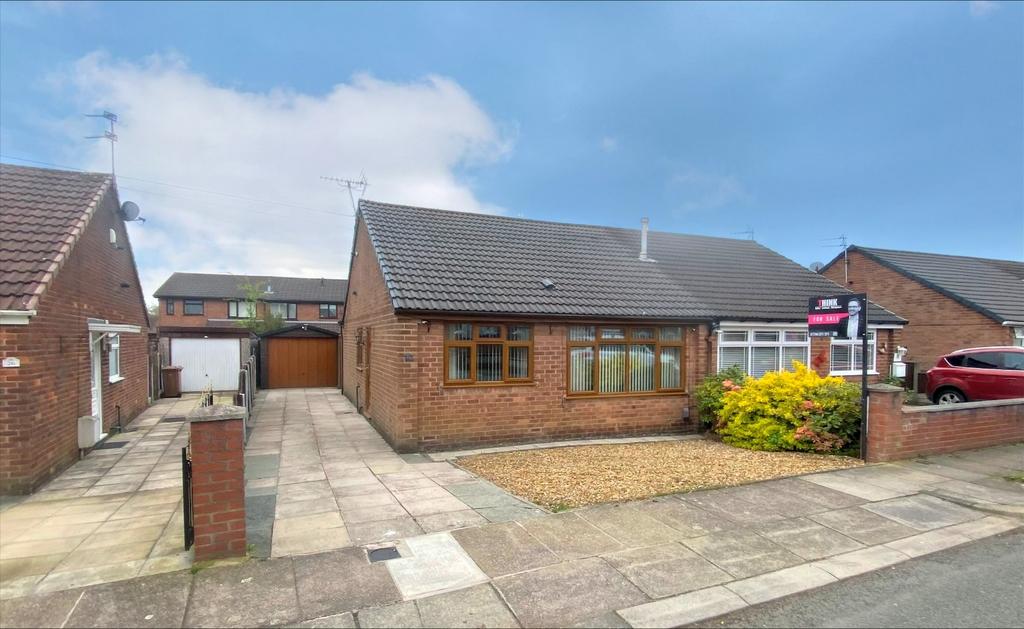 Paisley Avenue, St. Helens, WA11 9QN 2 bed semidetached bungalow £