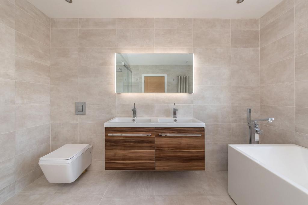En-suite Bathroom