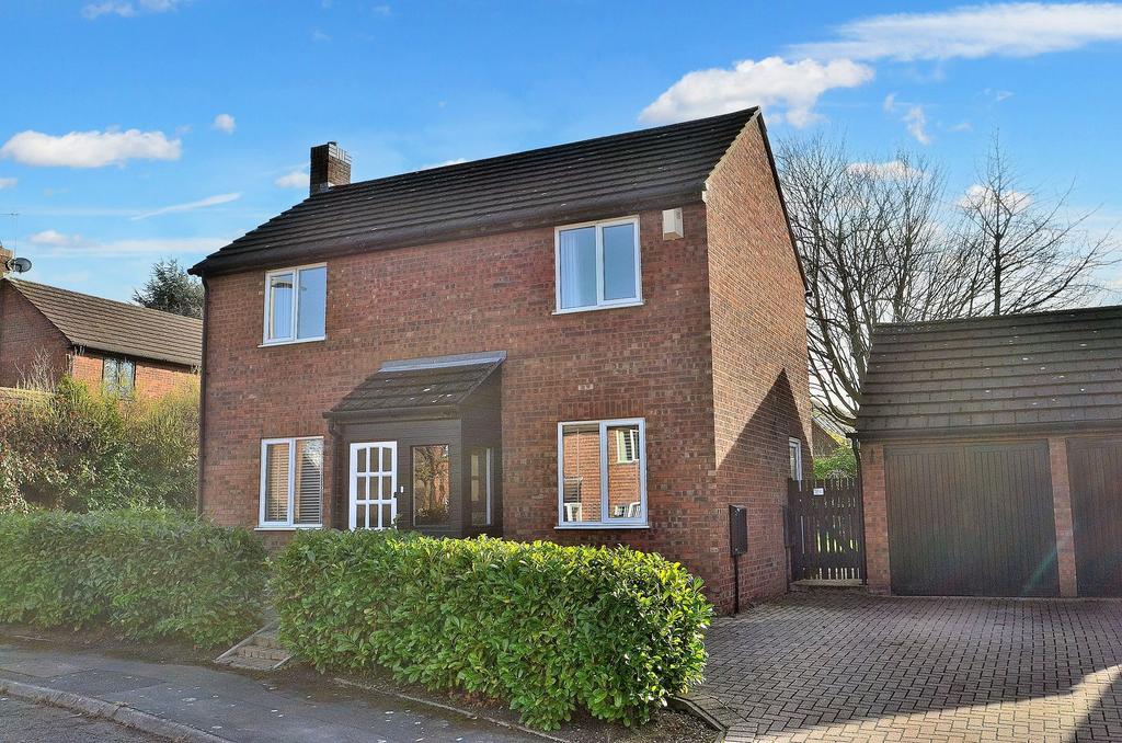 Great Linford, Milton Keynes MK14 3 bed detached house for sale £400,000