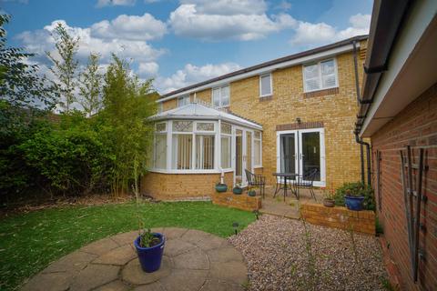 4 bedroom semi-detached house to rent, Clifton Moor, Milton Keynes MK5