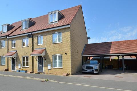 3 bedroom semi-detached house to rent, Barbados Row, Milton Keynes MK3