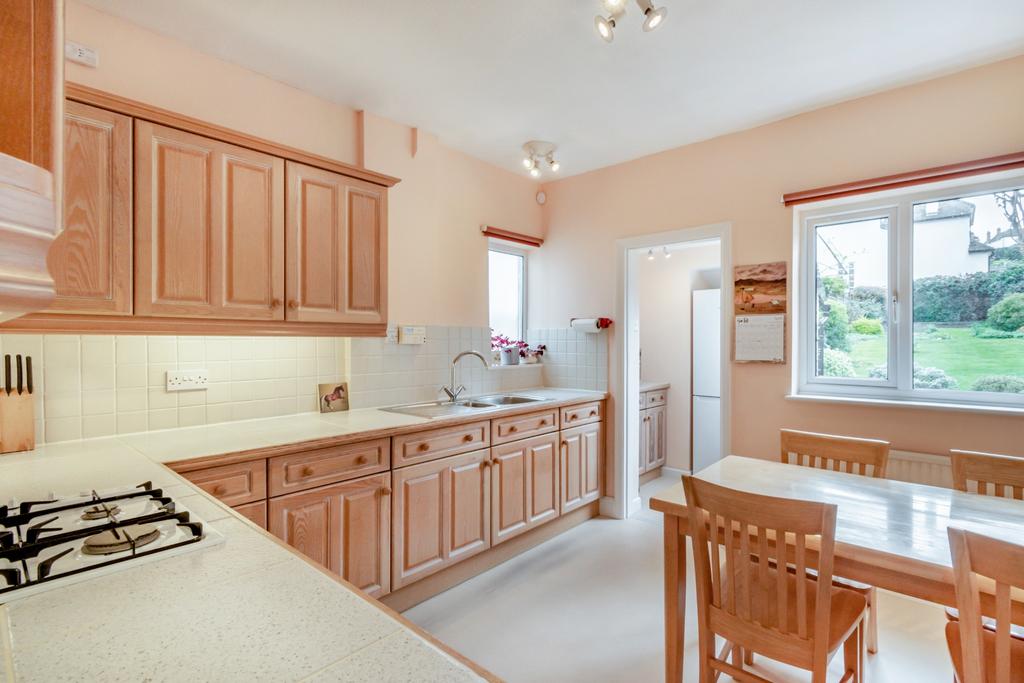 Whitelands Avenue, Chorleywood, WD3 3 bed semidetached house £925,000