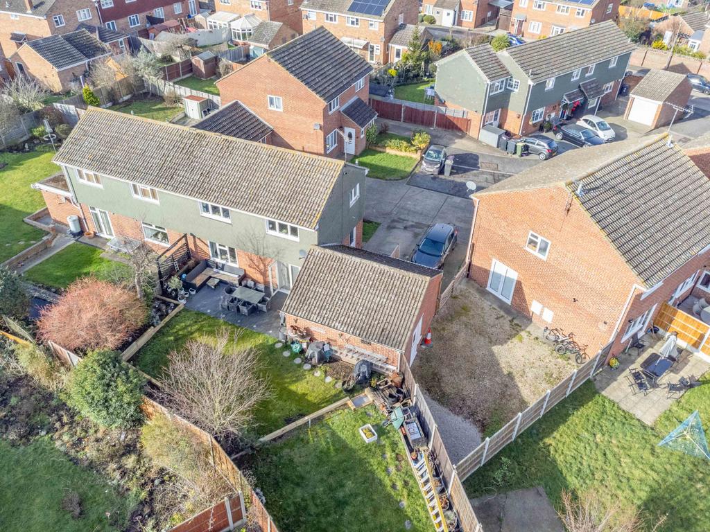Tillingham Way, Rayleigh, SS6 3 bed semidetached house for sale £375,000