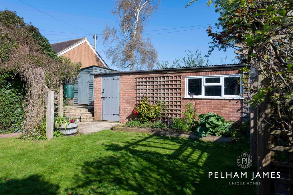 Rear Garden and Garage, 16 Tinwell Rd, Stamford