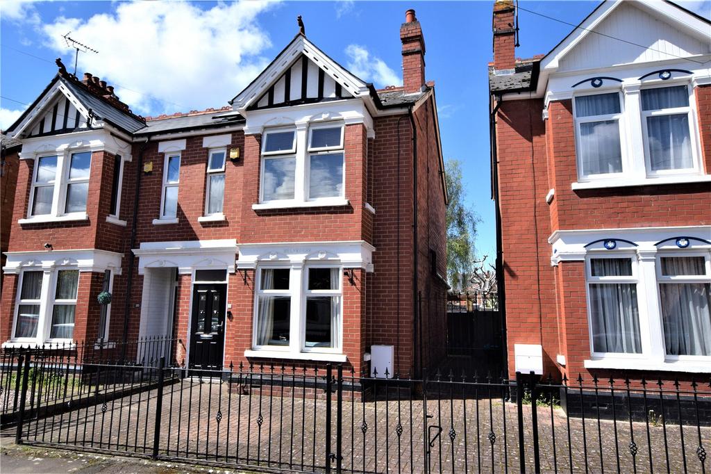 Central Road, Gloucester, Gloucestershire, GL1 3 bed semidetached