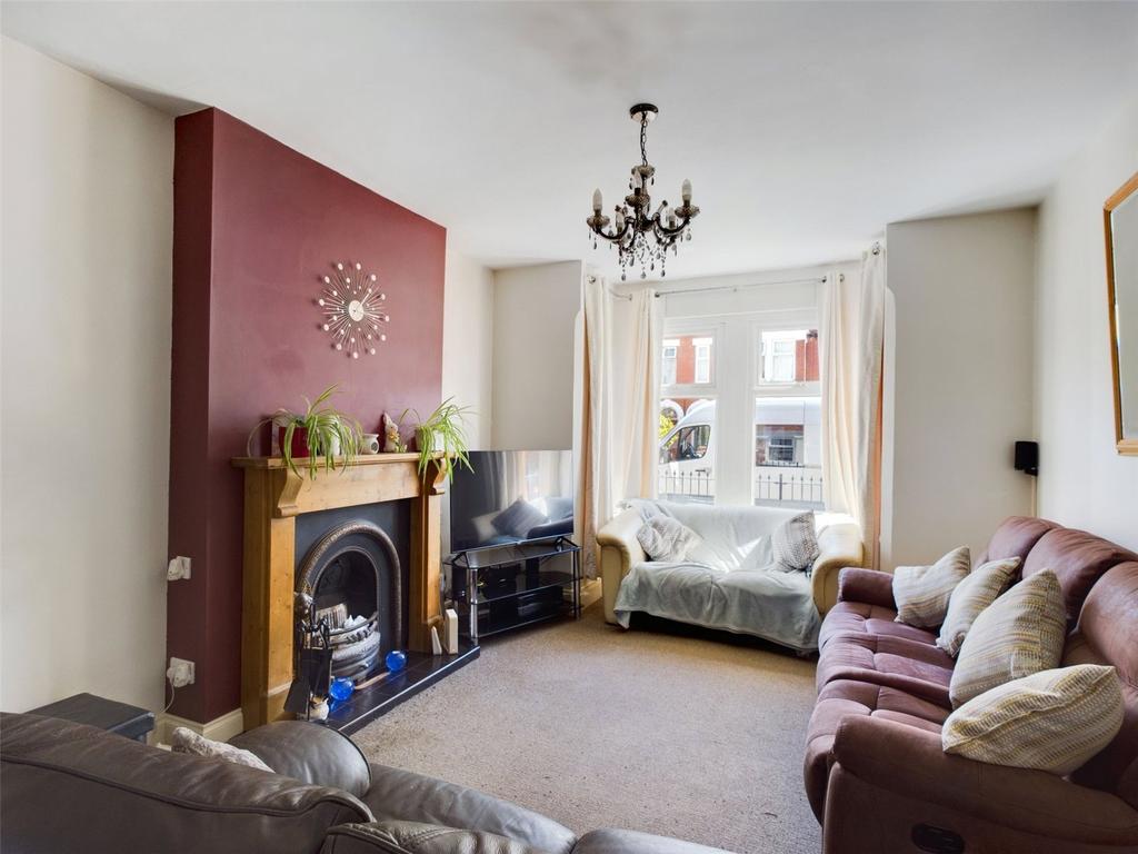 Central Road, Gloucester... 3 bed semidetached house £325,000