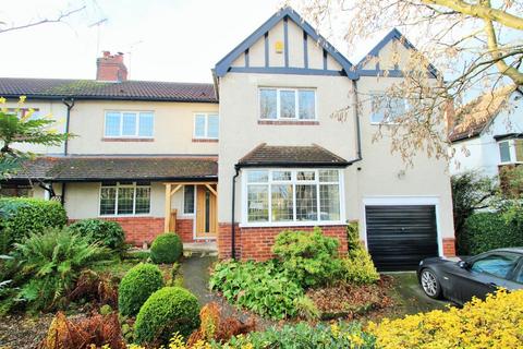 4 bedroom semi-detached house to rent, Cookridge Lane, Leeds, West Yorkshire, UK, LS16