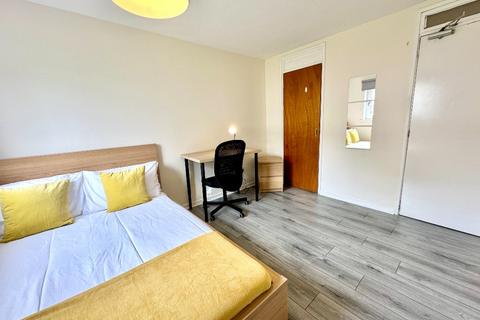 3 bedroom flat to rent, St Mungo Avenue, City Centre, Glasgow, G4