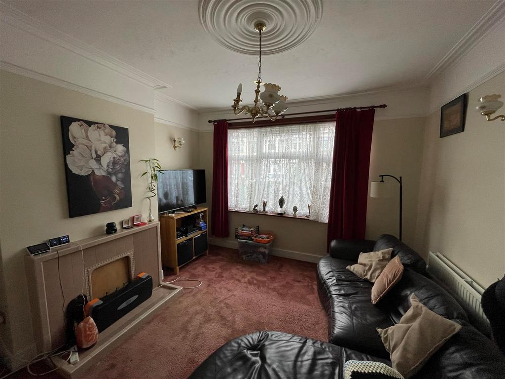 Betchworth Road, Seven Kings, Ilford, Essex 3 bed terraced house for sale £500,000