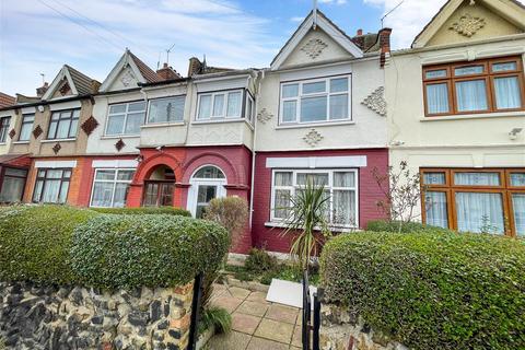 3 bedroom terraced house for sale - Betchworth Road, Seven Kings, Ilford, Essex