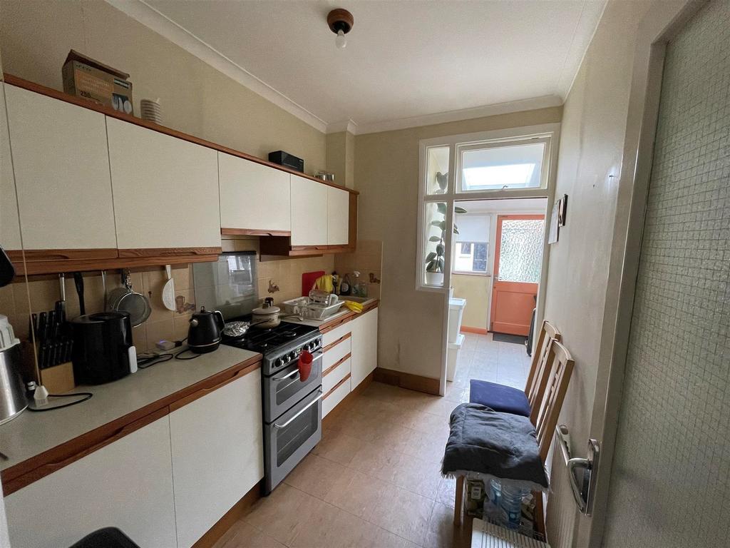 Betchworth Road Seven Kings Ilford 3 Bed Terraced House For Sale