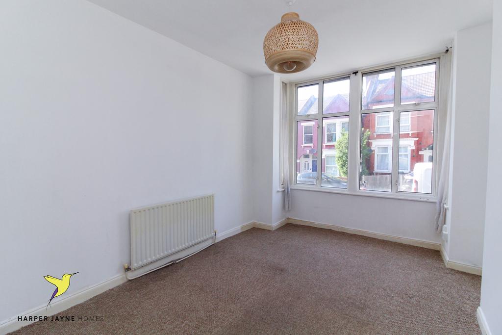 Mersham Road, Thornton Heath, Surrey 4 bed end of terrace house for