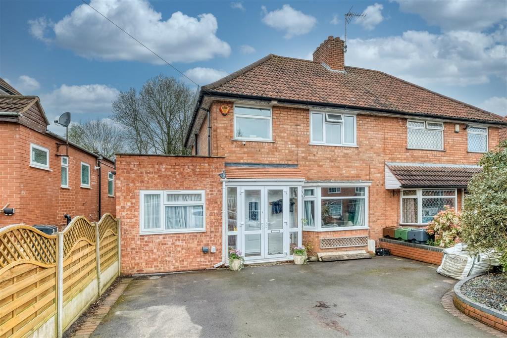 Hazel Road, Rednal, Birmingham, B45 9DX 5 bed semidetached house £