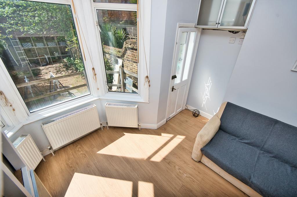 Dawes Road, Fulham Broadway, Parsons Green, London, SW6 1 bed flat to