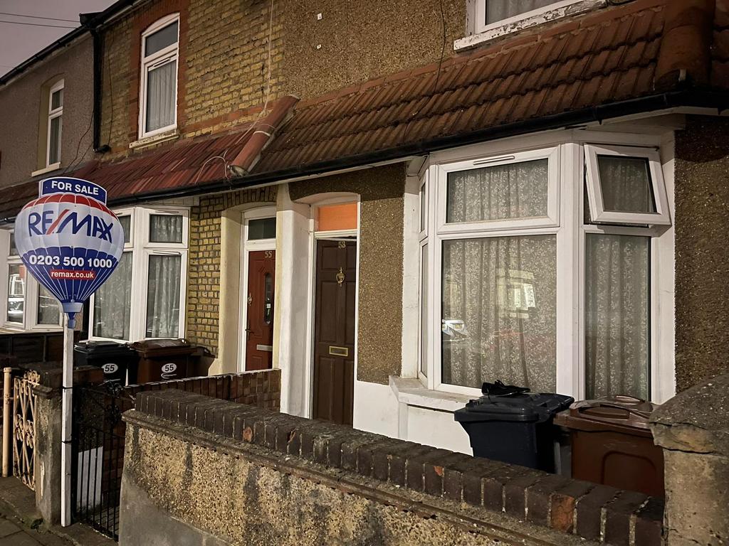 Victoria Road, Barking IG11 2 bed terraced house for sale £360,000