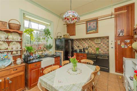 4 bedroom semi-detached house for sale, High Street, Heckmondwike, West Yorkshire, WF16