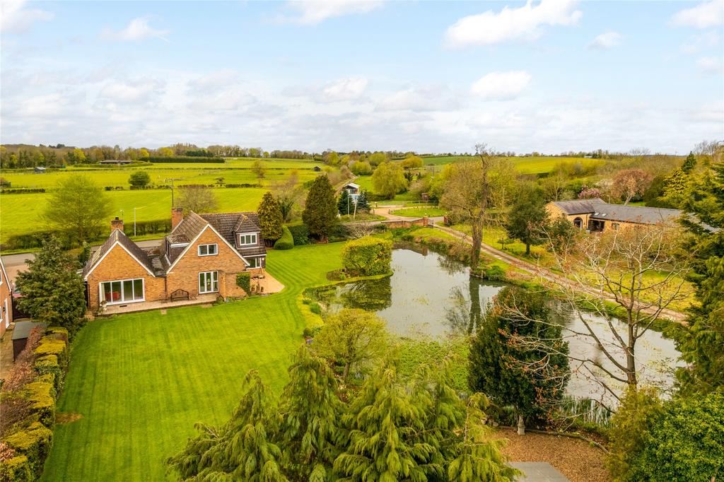 Ampthill Road, Silsoe, Bedfordshire, MK45 4 bed detached house for sale