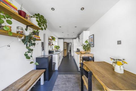 110 Albyn Road, London, SE8 4ED