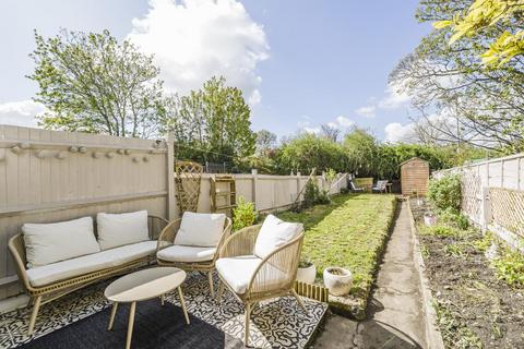 110 Albyn Road, London, SE8 4ED