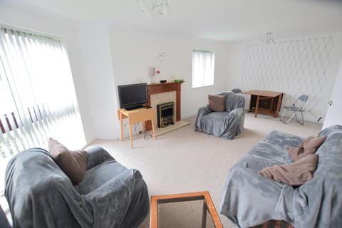 2 bedroom flat to rent, Barton Court Avenue, Barton On Sea, New Milton, Hampshire. BH25 7HQ