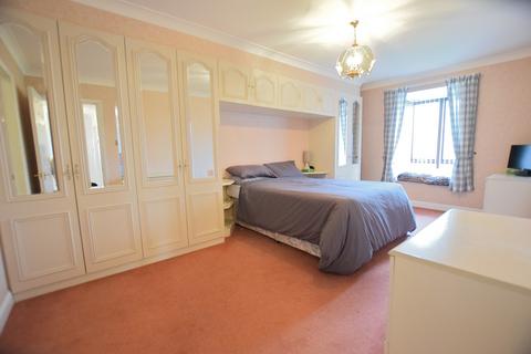 2 bedroom flat to rent, Barton Court Avenue, Barton On Sea, New Milton, Hampshire. BH25 7HQ